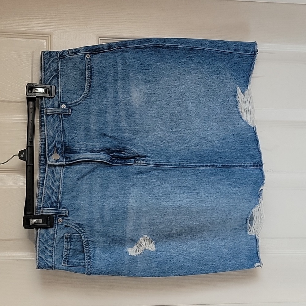Women's size 14 distressed denim skirt
